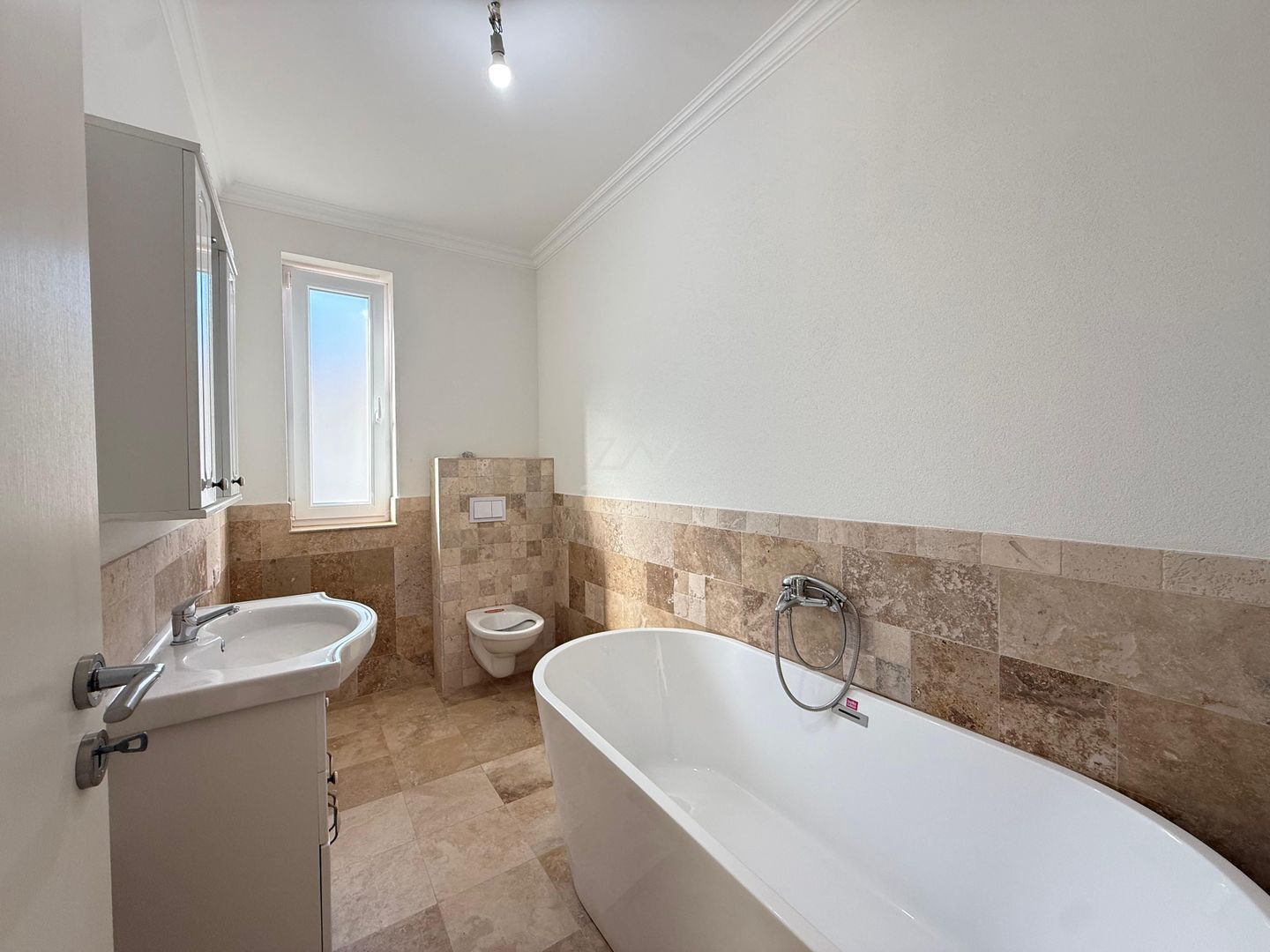 Bloc finalizat. Locatie excelenta. Decomandat. Loc de parcare. - Poză 5