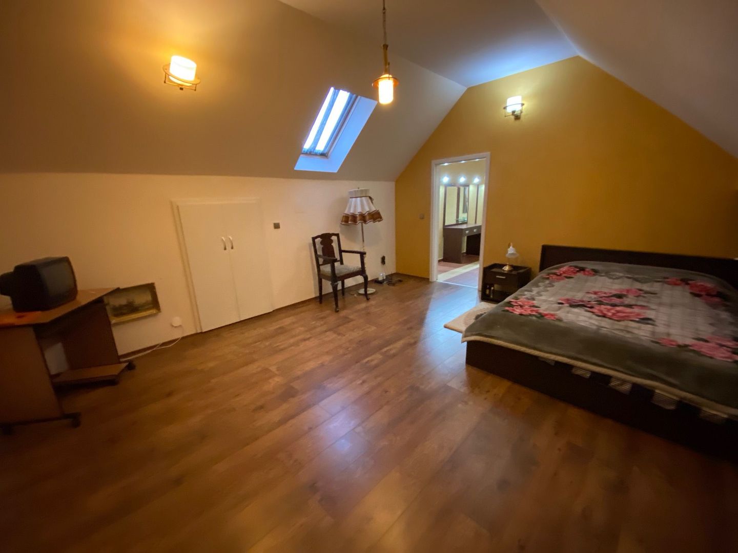 Duplex spațios cu garaj - Poză 15