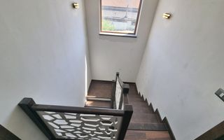 Casă modernă cu 3 dormitoare, terasă și teren generos - Poză 7