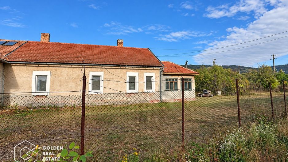 Casa solida cu teren intravilan de 1.555 mp, Sebis, jud. Arad - Poză 20