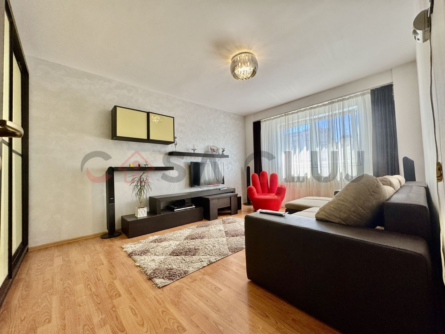 La cheie, cu parcare, la câteva minute de FSEGA! - Poză 1