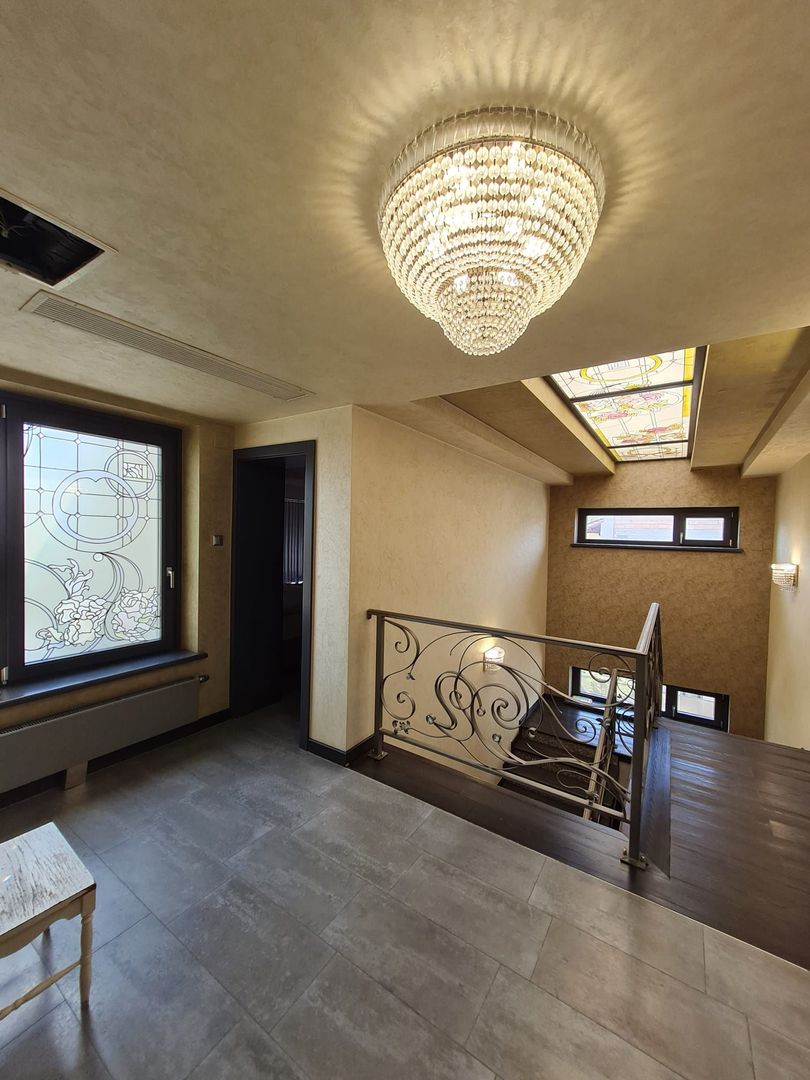 Lux la 5 minute de Iulius Twon - Poză 2