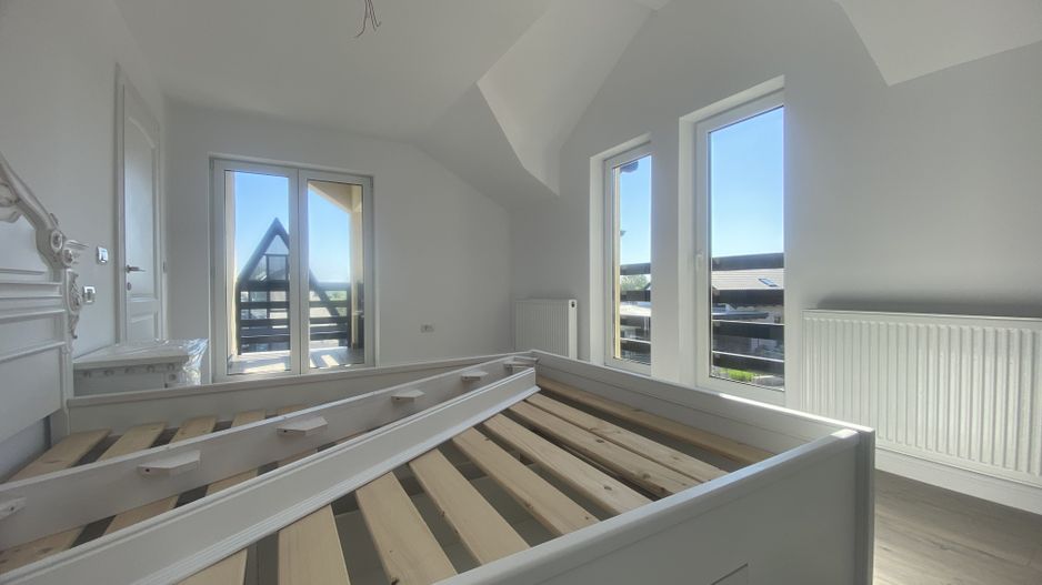 Liniste si confort! Vanzare casa la cheie, luminoasa in Priseaca! - Poză 6