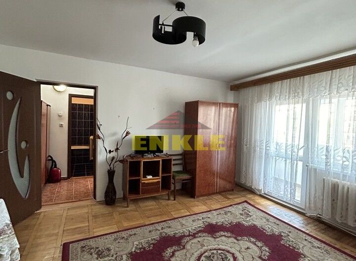 De inchiriat apartament 2 camere, zona Capat 1. Pret 250€ - Poză 1