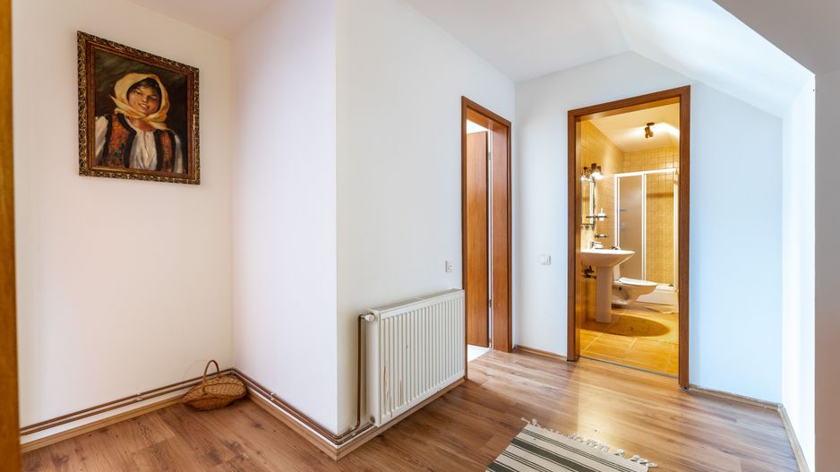 Casă de vacanță în Poiana Mărului. - Poză 11