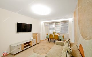 Inchiriere apartament 3 camere decomandat zona centrala - Poză 2