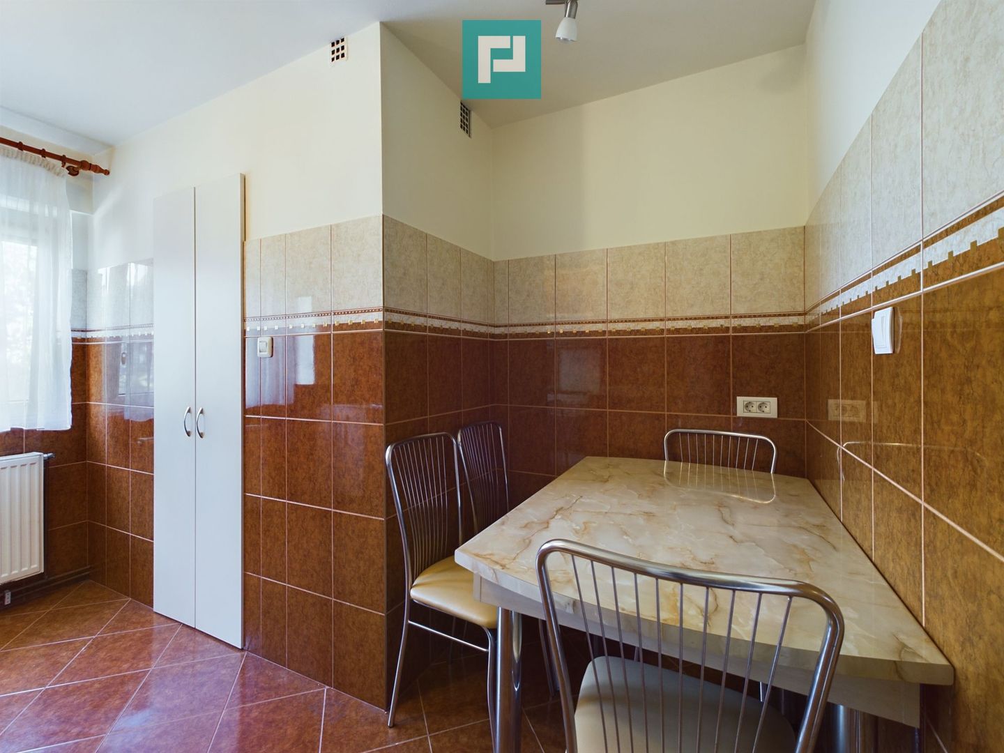 Apartament cu două camere, etajul 1. - Poză 6