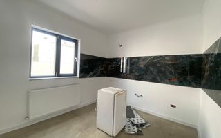 Valu lui Traian (COD 07) Casă P+M cu 5 camere, teren de 517 mp - Poză 10