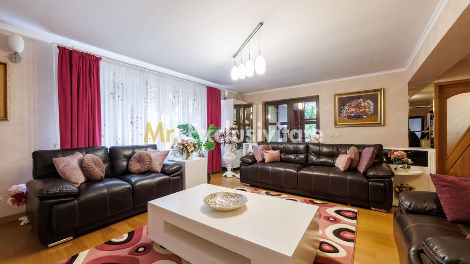 Eleganță și confort pe 500 mp de teren - Vilă în Ștefănești - Poză 24