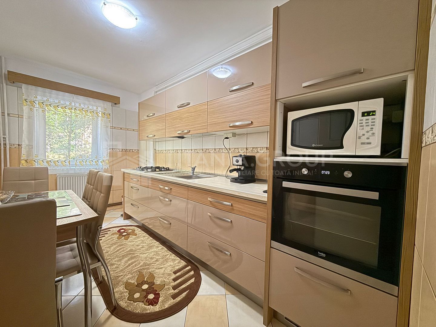 Apartament cu 2 camere, 2 bai, decomandat, etaj 1 - zona Racadau - Poză 1