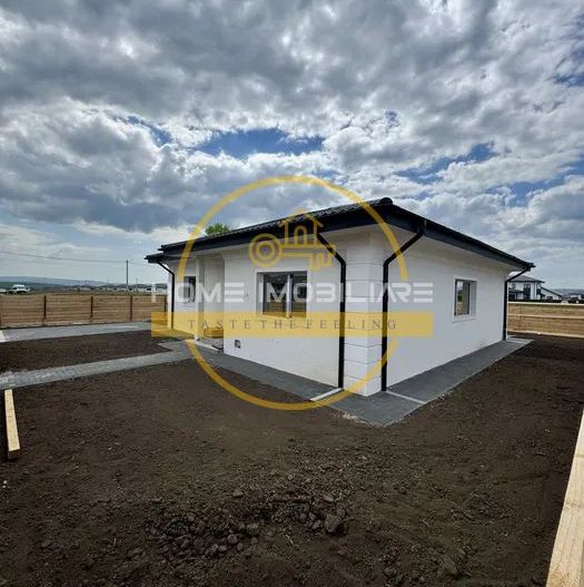 Casa 4 camere, 2 bai, incalzire in pardoseala, canalizare, Miroslava-Vorovesti - Poză 3