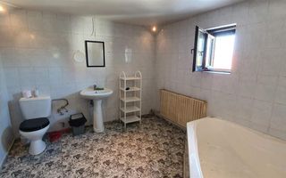 Casa cu 5 camere, 1500 mp teren, Centru. Pretabila pentru muncitori - Poză 17