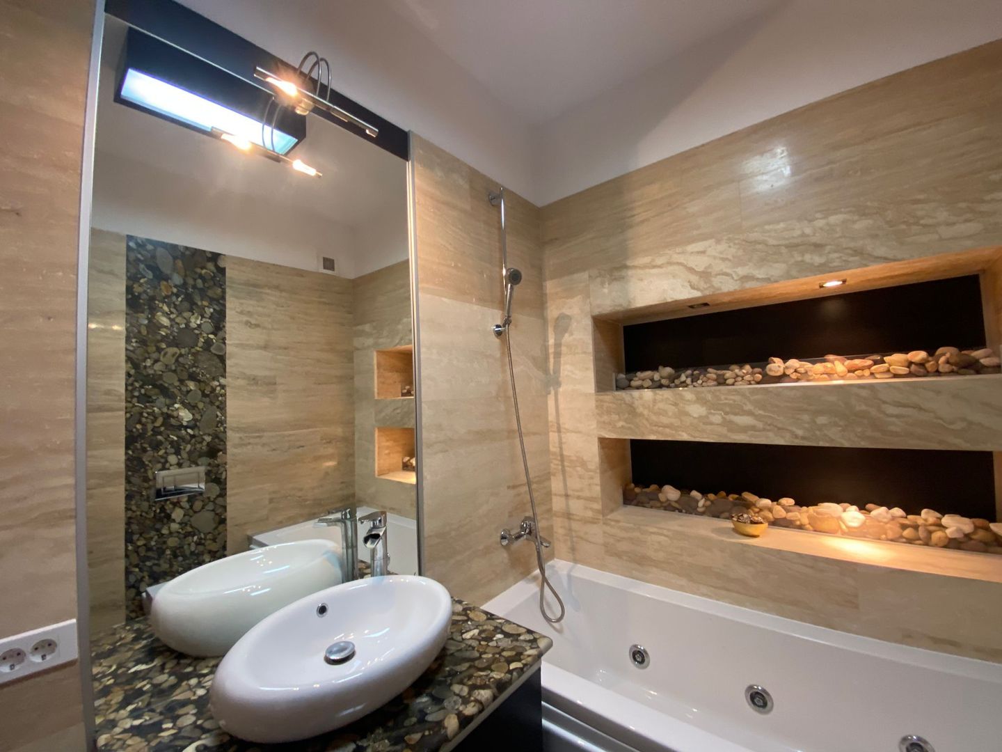 APARTAMENT PENTRU INVESTITORI I PIATA DOROBANTI - Poză 4