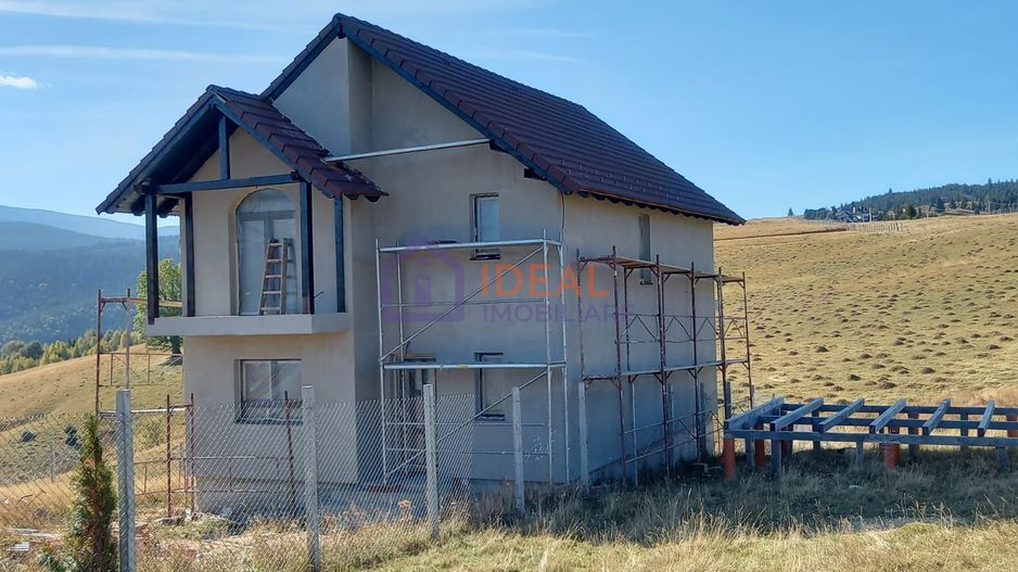 Casa de vacanta cu 4 camere si 800 mp de curte, in Paltinis - Poză 2