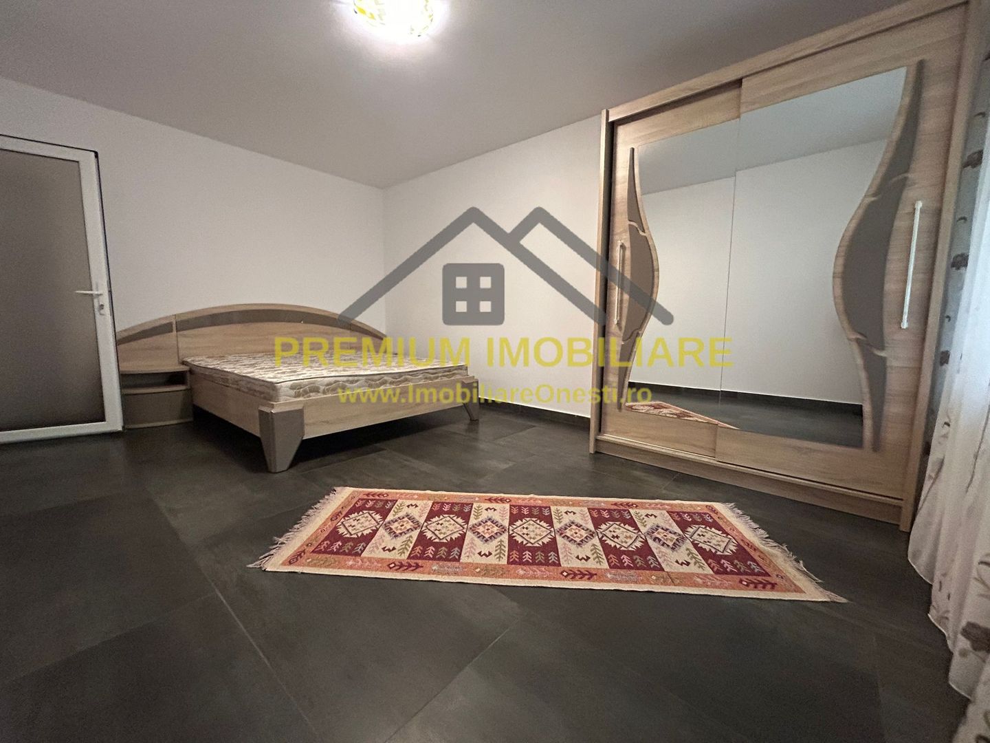 Apartament 2 camere de vanzare Piateta Catedralei - Poză 1