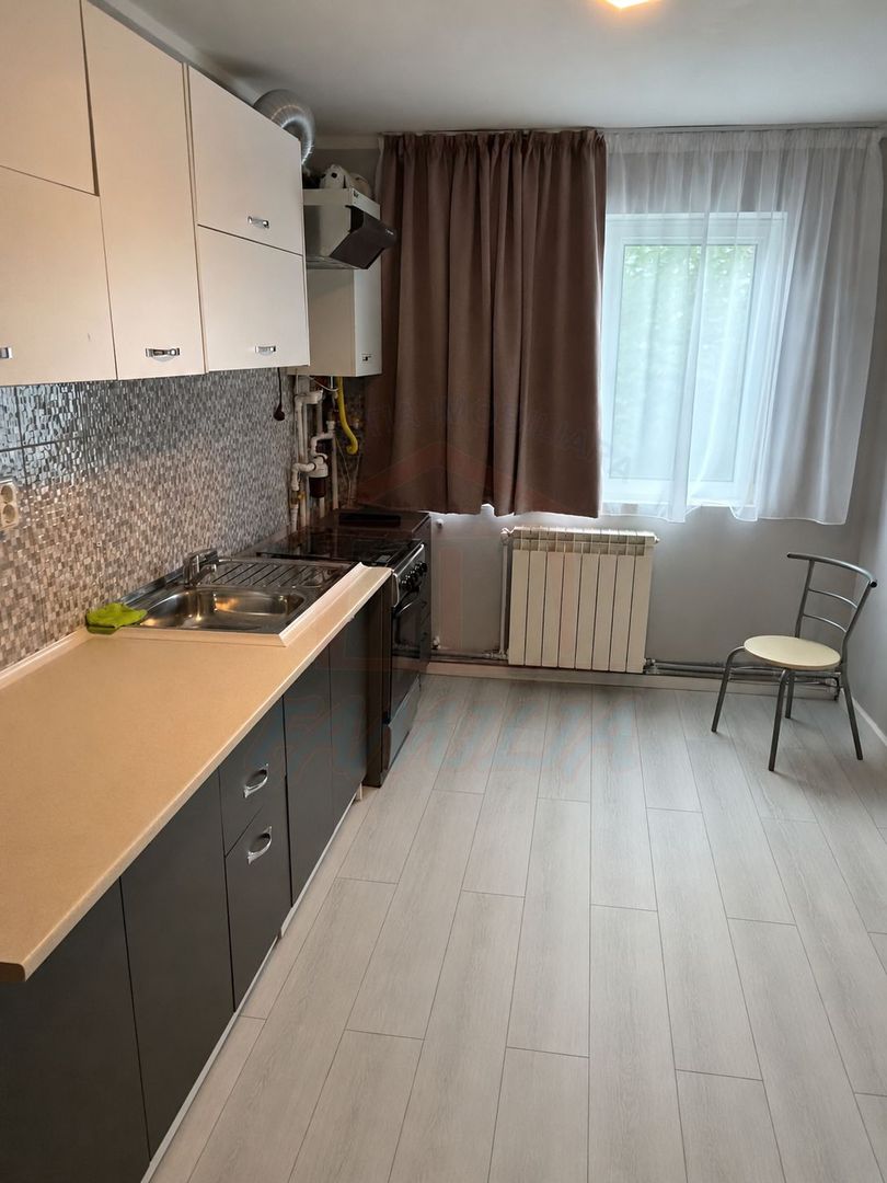 🏡De închiriat apartament 3 camere  | Micro 40 | 1600 lei - Poză 1