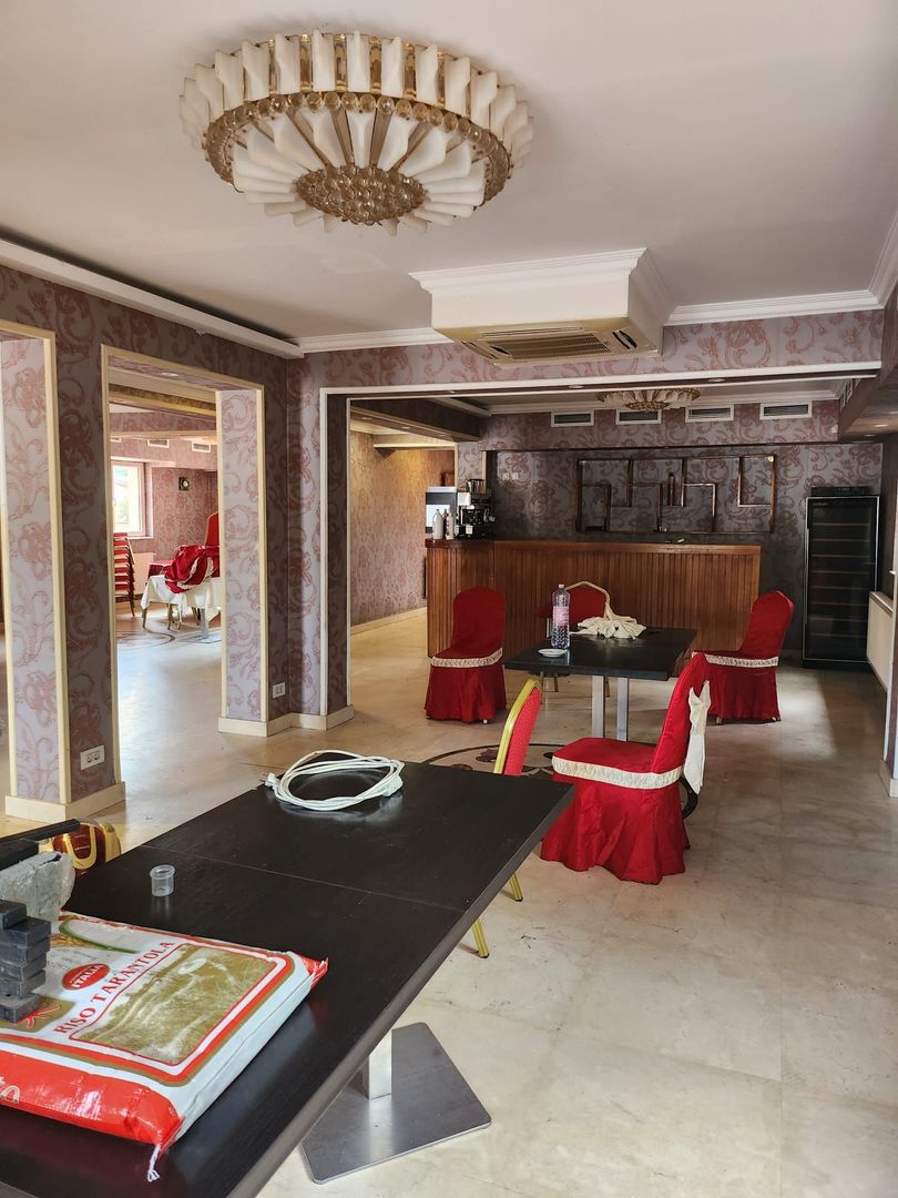 PIPERA/VOLUNTARI  Vilă 3 Nivele Curte & Locuri de Parcare - Gata de Rebranding! - Poză 1