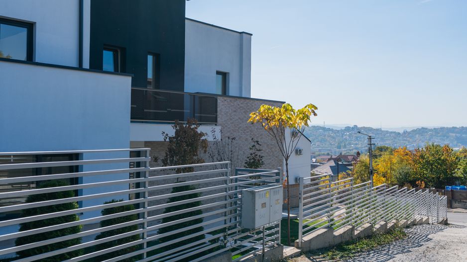 Casa alipita, 160mp utili , teren 500mp, 5 camere, comision 0 - Poză 3