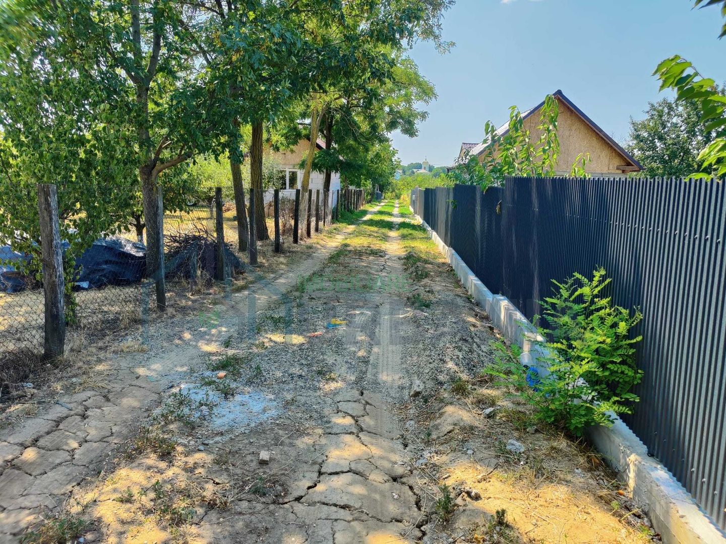 Teren intravilan de 1300 mp în sat Popricani, comuna Popricani, județul Iași - Poză 5