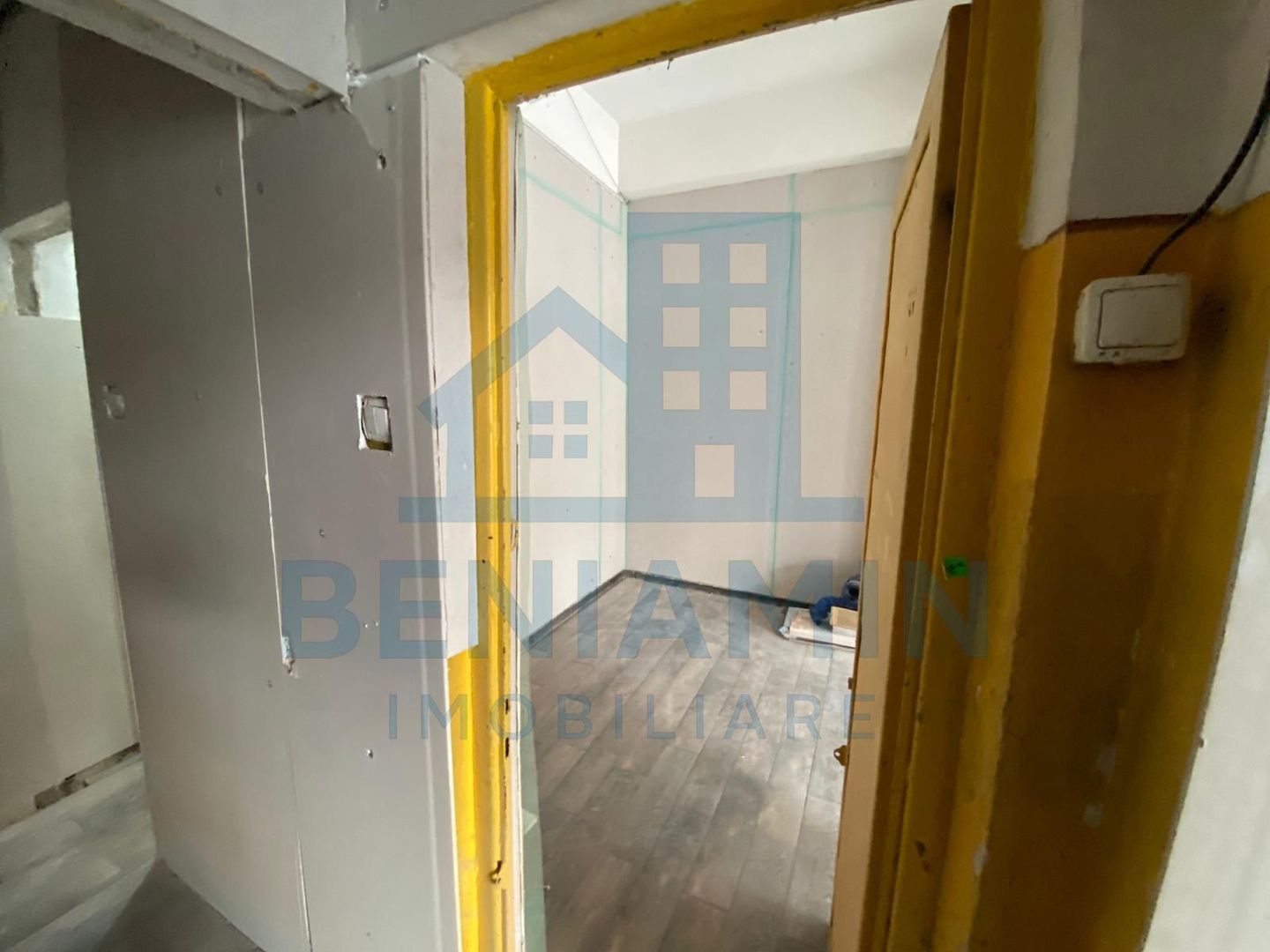 Spatiu comercial 44 mp, parter, renovabil dupa chirias, Craiovita - Poză 5