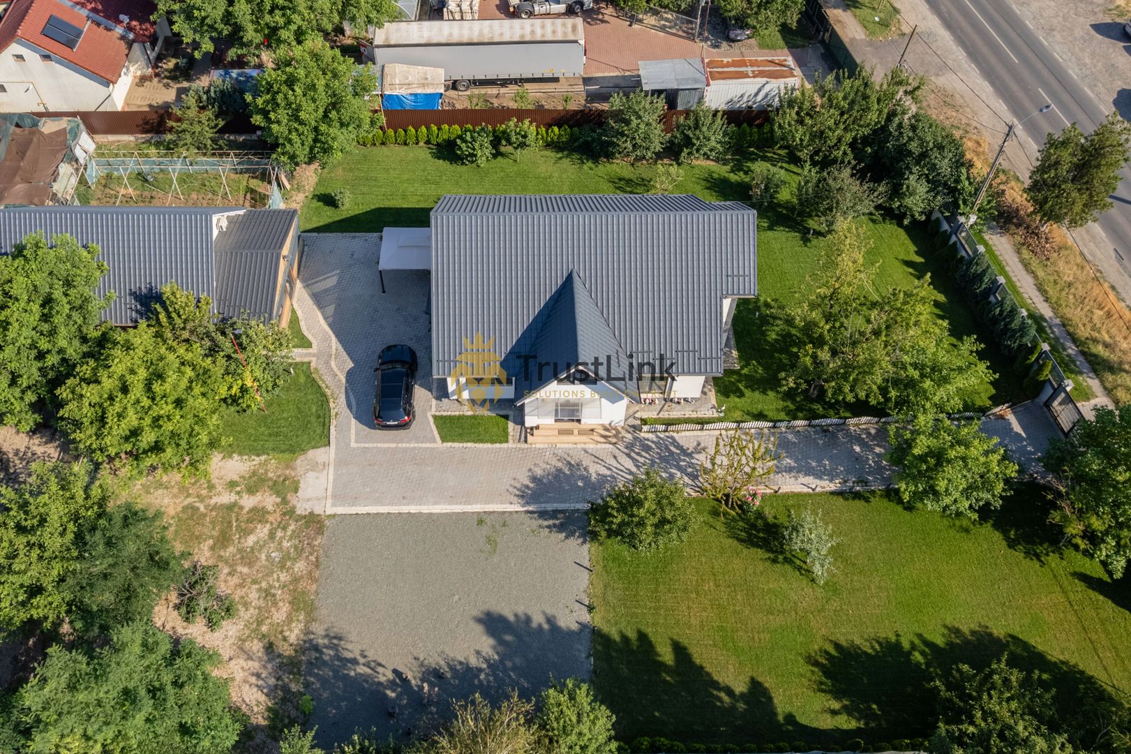 Casă premium teren 3.000 mp, livadă și zonă BBQ – Frumusani - Poză 17