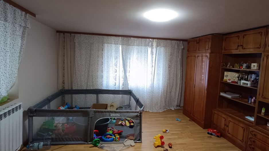 Casă spațioasă cu 4 camere , curte și teren generos în Mașloc - Poză 8