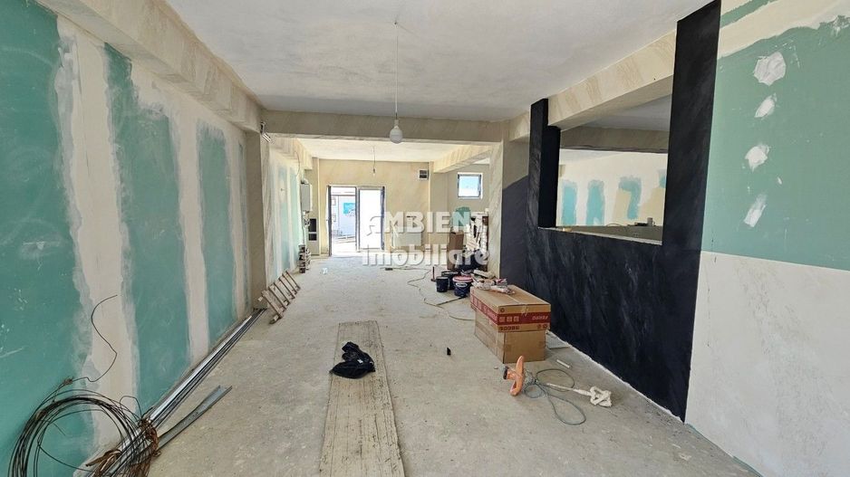 DE INCHIRIAT - Spatiu comercial la DEMISOL, suprafața 94 mp, zona CARTIER. - Poză 6