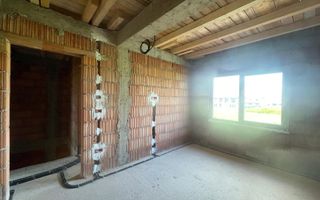 Duplex despartit prin camera tehnica, 3 dormitoare, Mosnita Noua - Poză 3