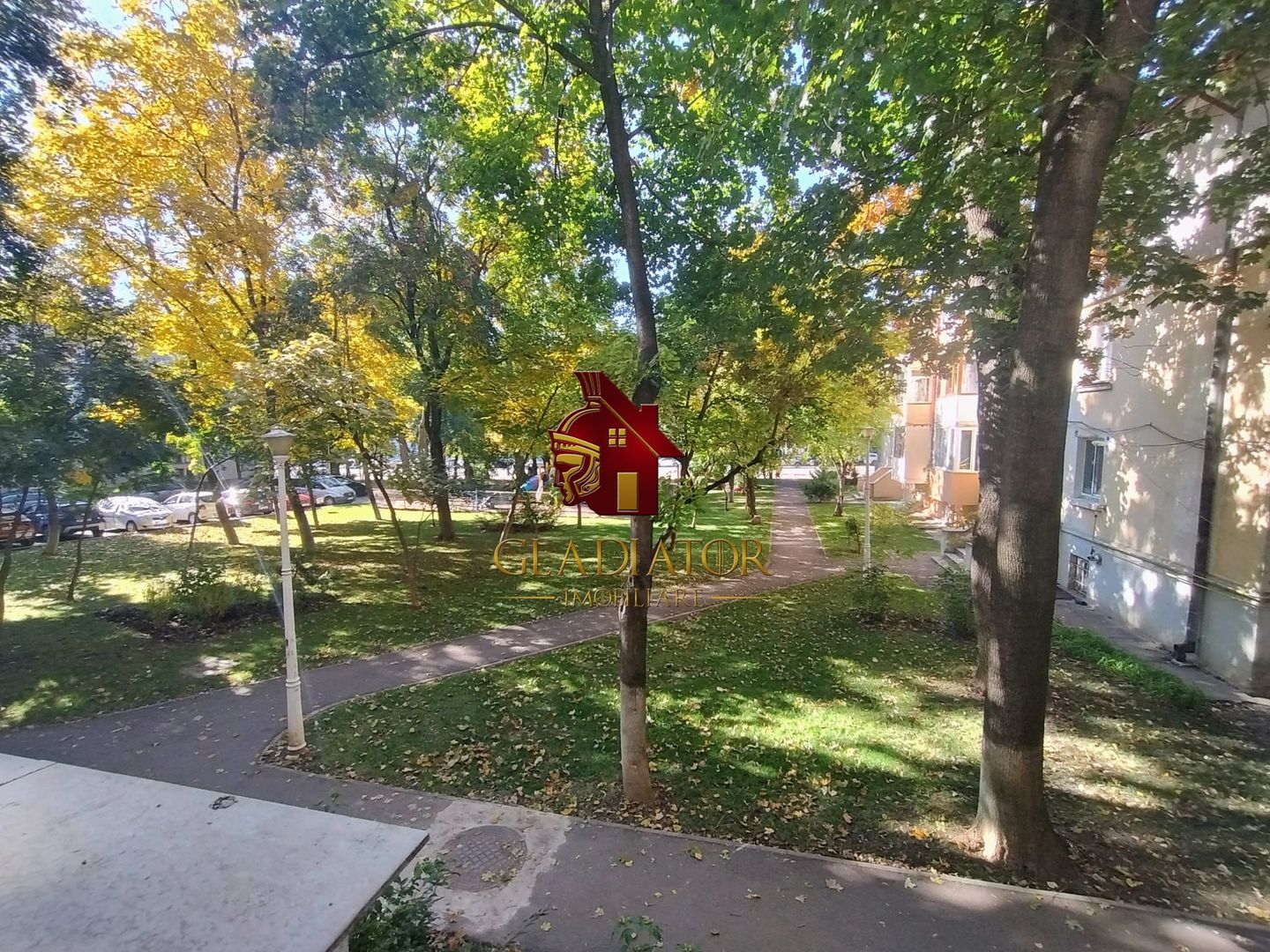 Copou Parc ferit de agitatia bulevardului, spatiu verde, et 1 cu lift - Poză 1