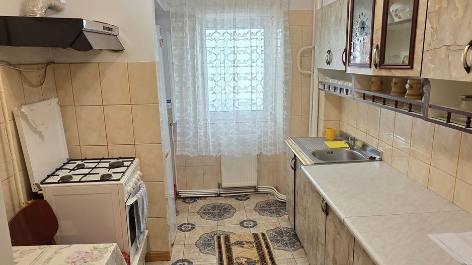 Apartament 3 camere, etaj 3, VASLUI - zona GARA; - Poză 3
