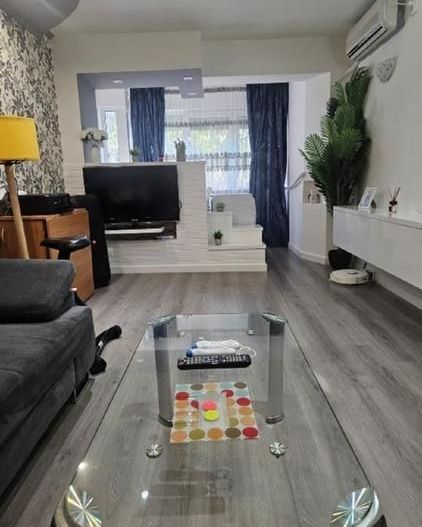 Apartament 3 camere Decomandat - Poză 4