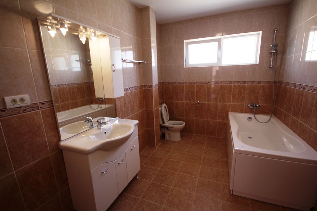 Vila spatioasa  nemobilata zona Elisabetin - Poză 19