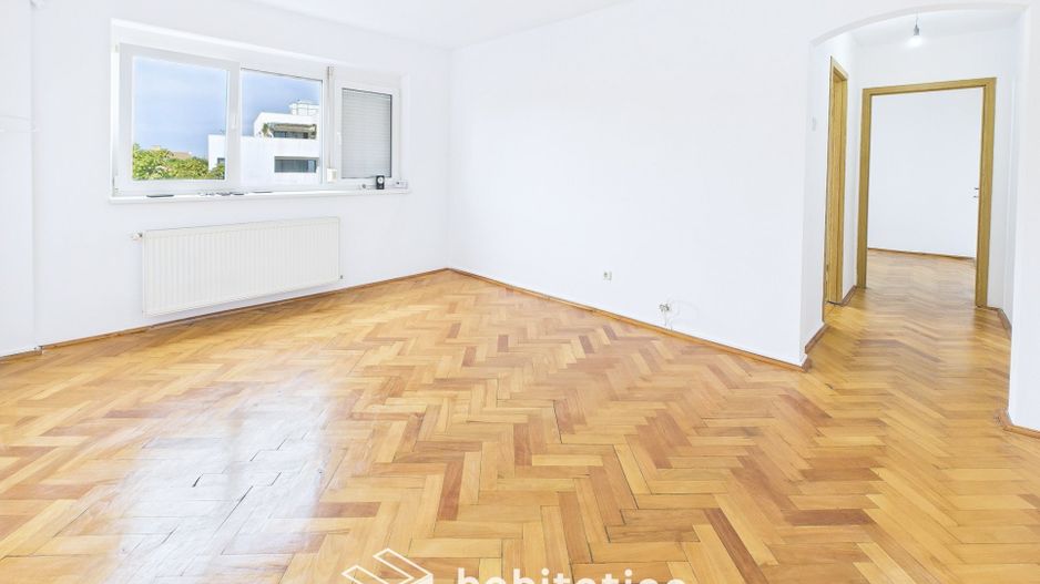 Apartament 3 camere, luminos si vedere liniștită,  boxa,  zona Cetății - Poză 1