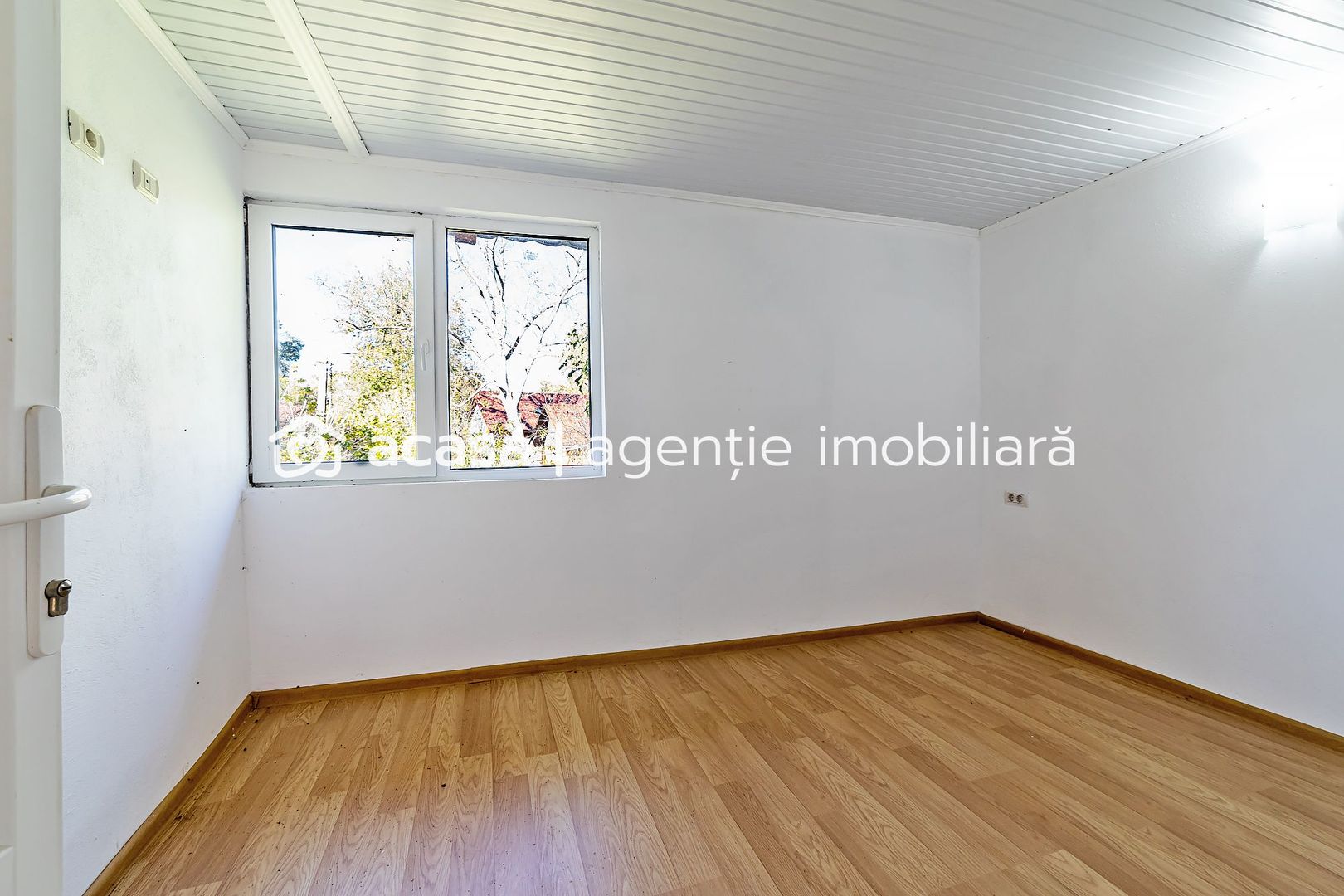 REZERVAT! Cabană 5 camere - Insula Mureș - Poză 4