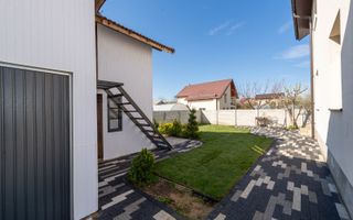 Vila in Tunari cu garaj si spatii de depozitare - Poză 22