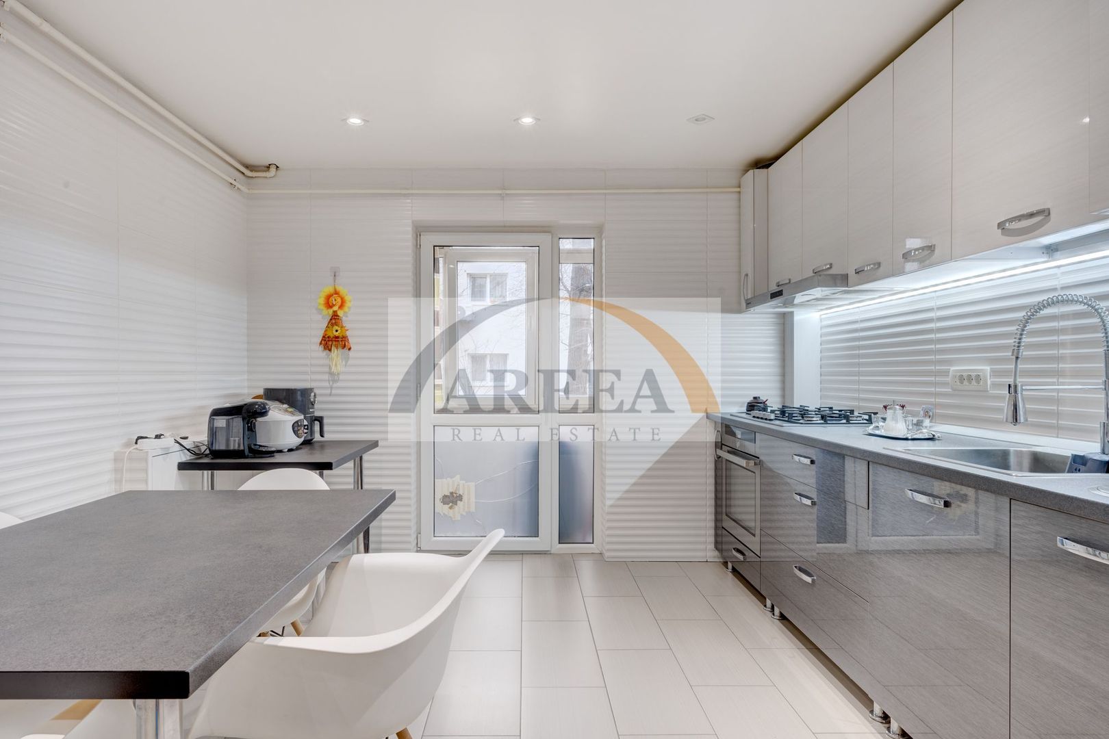 RAR SI FRUMOS - de vanzare 4 camere PREMIUM, parter/4 - Brancoveanu - Poză 2