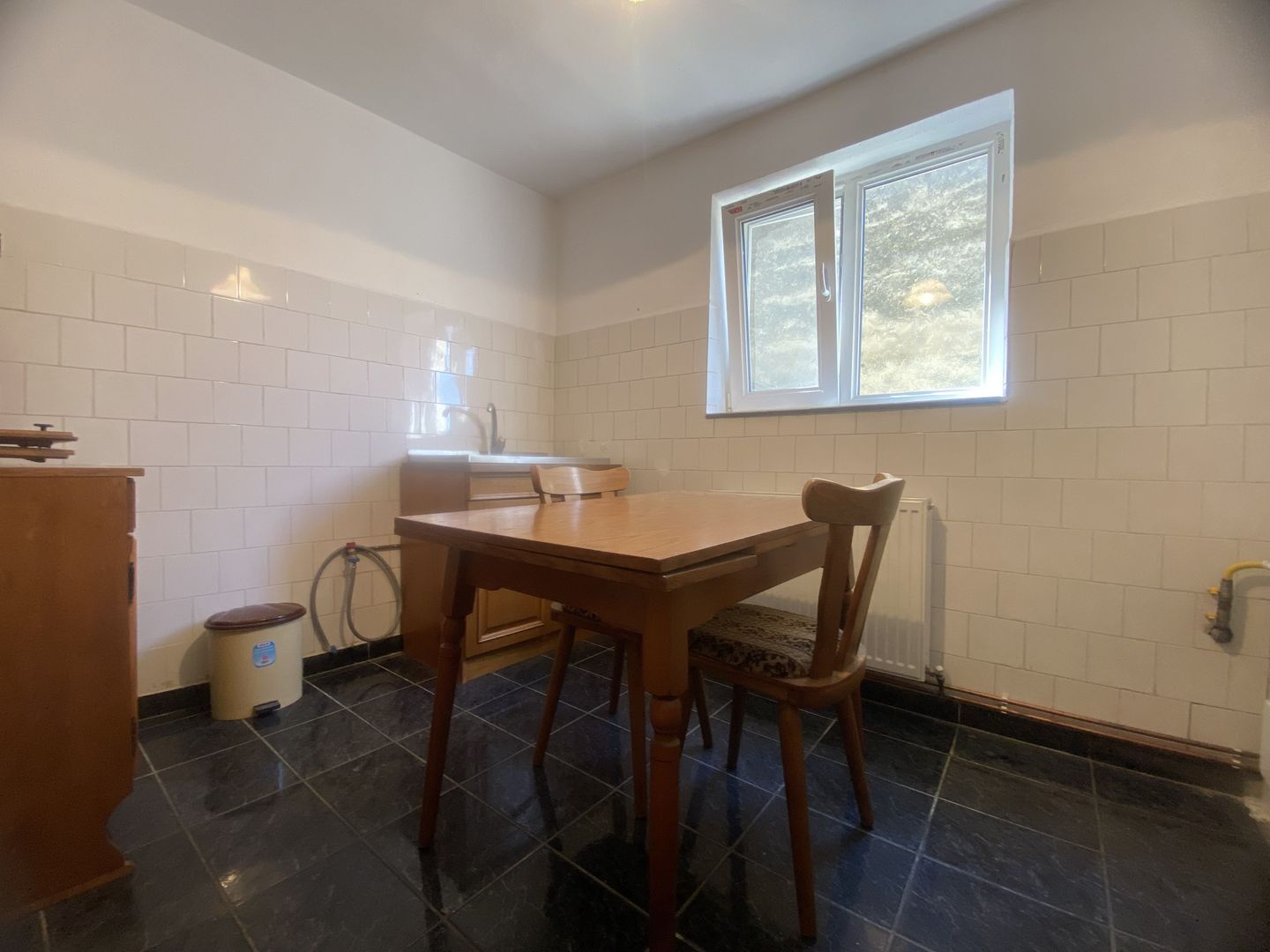 Vanzare apartament -3 camere la casă, etaj 1+pod+cota teren–Târgoviște - Poză 6