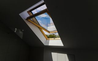 VILĂ MODERNĂ DE LUX CU PISCINĂ, FOTOVOLTAICE ȘI FOIȘOR – BREAZA - Poză 49