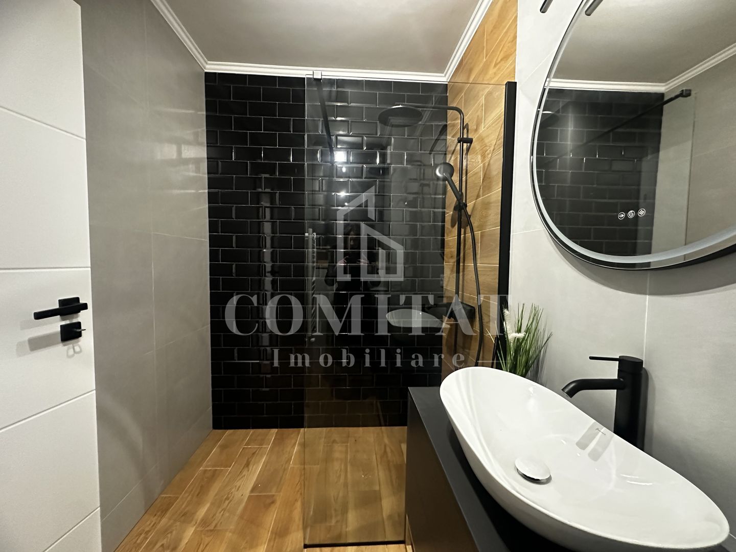 Apartament ultrafinisat | 2 camere | Zona Eroilor - Poză 17