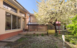 Lunei - Ion Neculce, 2 Apartamente. Mansarda 157 mp. Anexe, Lot 475 mp - Poză 16