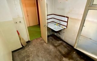 Etaj 2 Apartament 2Camere-Decomandat  Bloc din 1983 -Zona Nicolina 1! - Poză 2