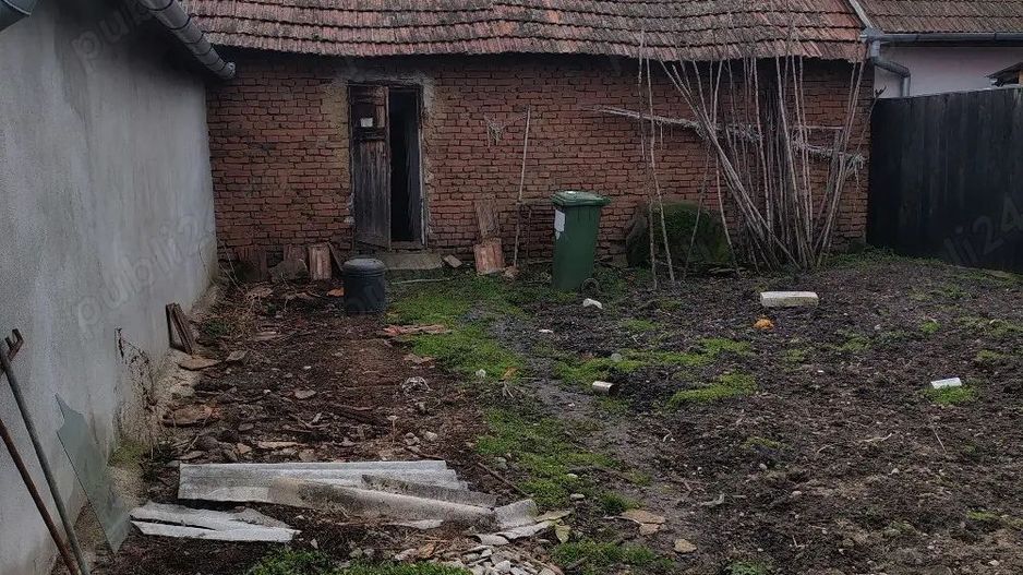 Vand casa cu 2 camere, 400 mp teren, Sebes - Poză 2