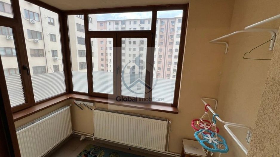 Proprietar inchiriez apartament cu 3 camere centrala loc parcare balcon Bloc NOU mobilat si utilat - Poză 2