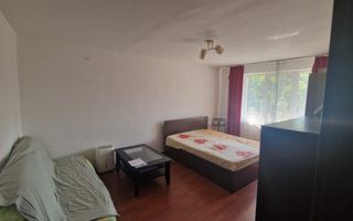 Apartament spațios și bine izolat - Poză 2