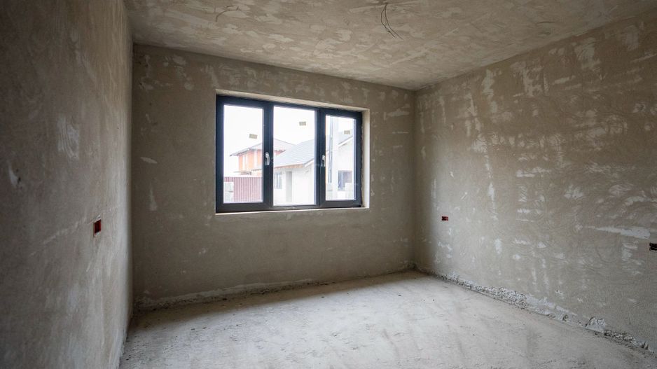 CASA NOUA SEMIFINISATA IN CIHEI CU 3 CAMERE - Poză 7