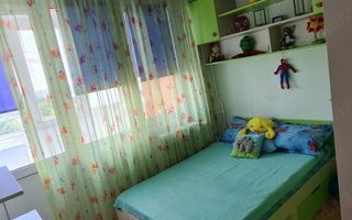 De vânzare Apartament 4 camere - Poză 2