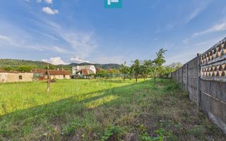 Casă în centrul localității Dezna, județul Arad - Poză 6