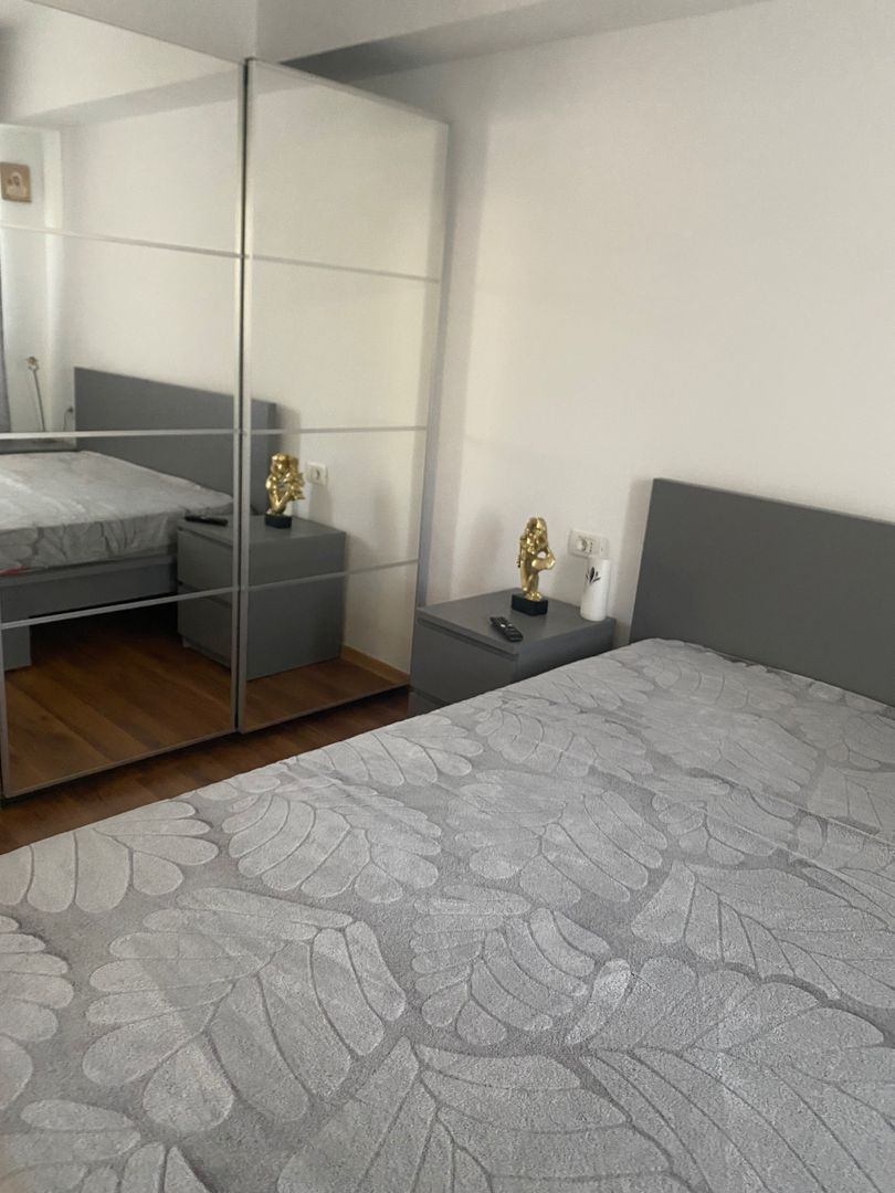 Inchiriere apartament 4 camere - Poză 2