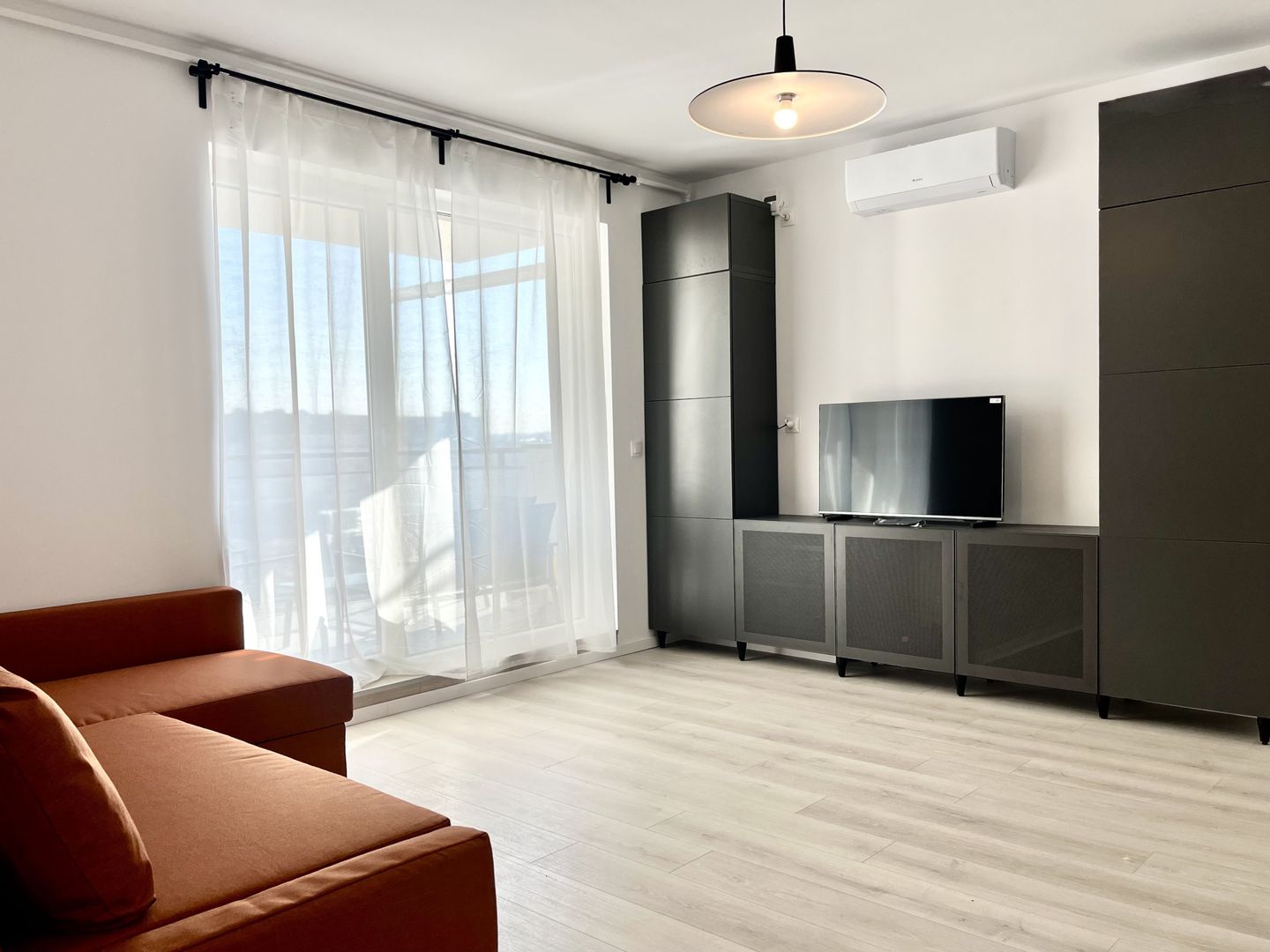 Apartament 3 camere, prima închiriere, primitor, Lipovei, lângă pădure - Poză 2
