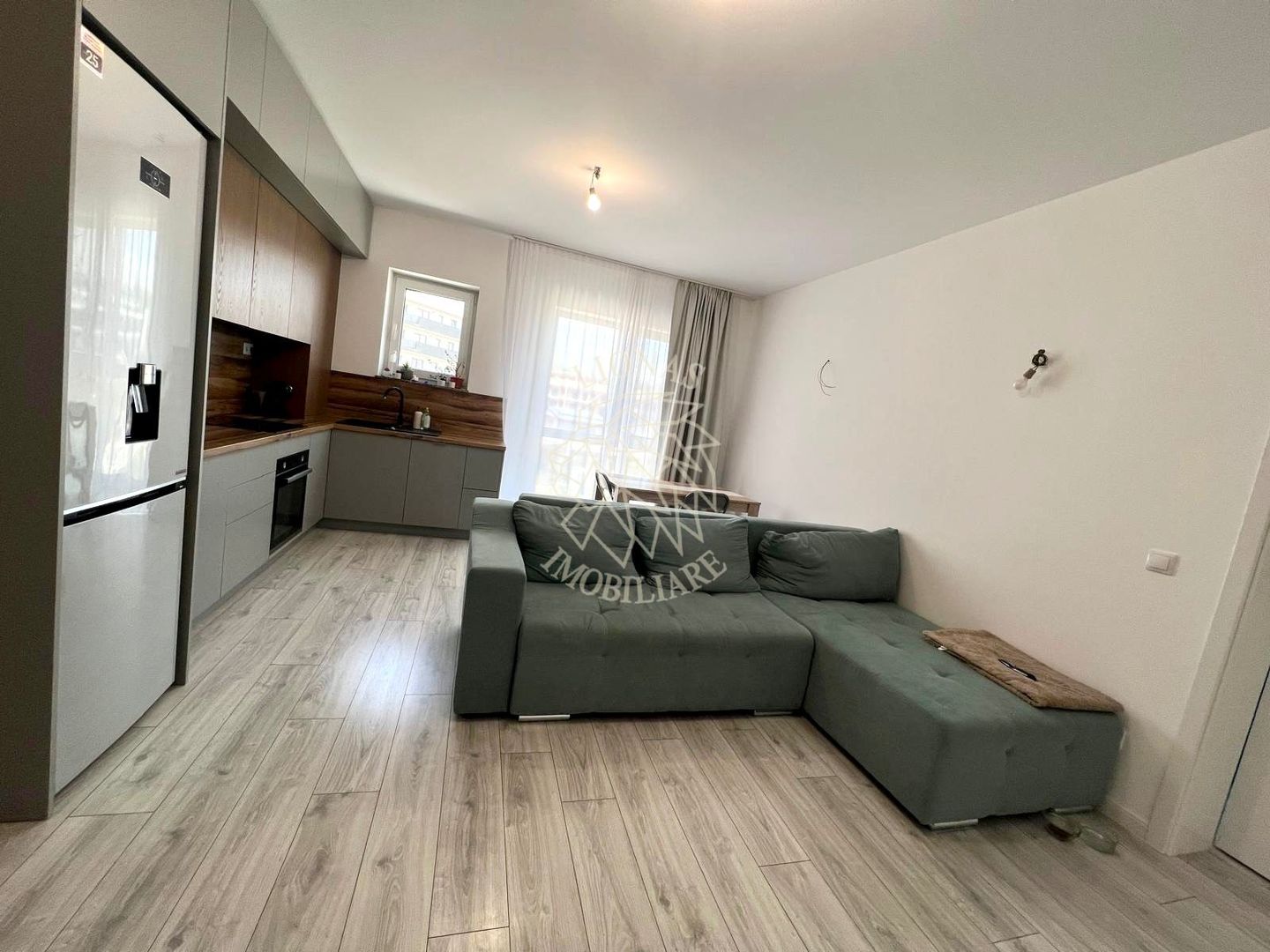 Apartament Modern 3 camere-balcon-etaj 2-Pensiunea Morariu - Poză 3